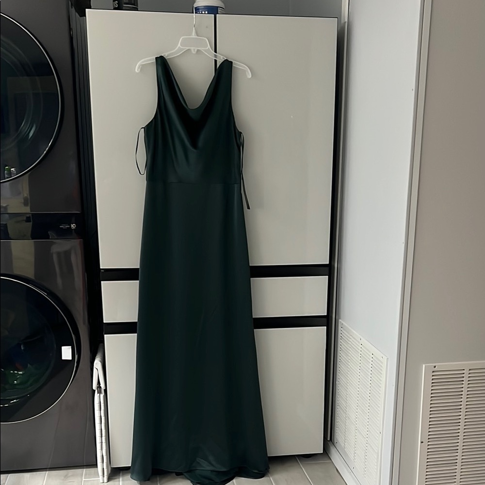 Elegant Green Sleeveless Dress